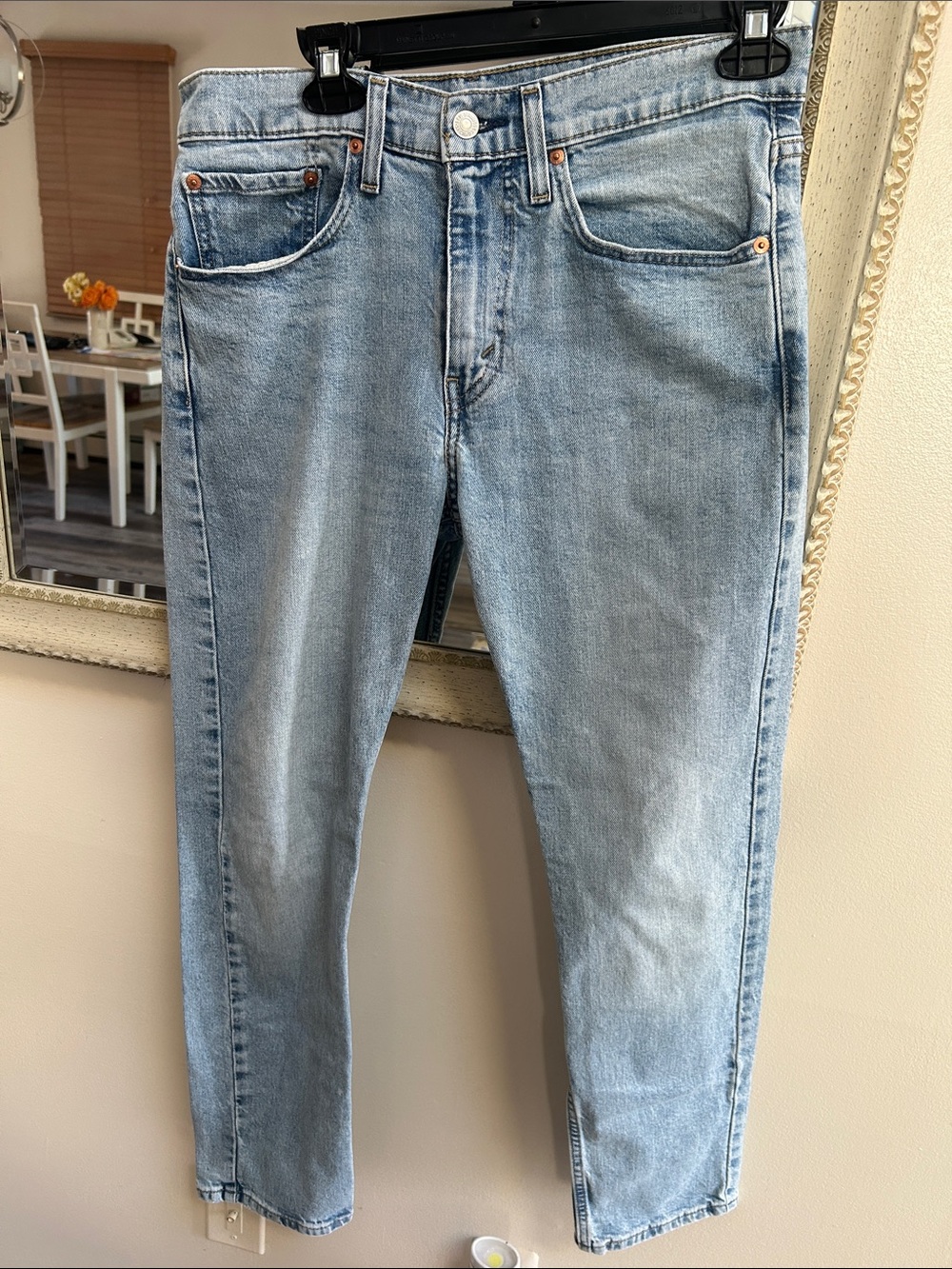 Levi's Light Wash High-Rise mens Jeans